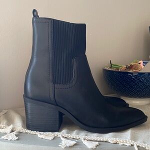 Size 5 Call it Spring Boots